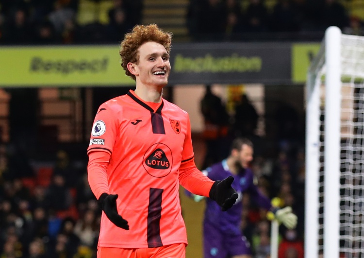 b体育-记者：萨金特与诺维奇关系彻底破裂，随二队训练等待转会多伦多