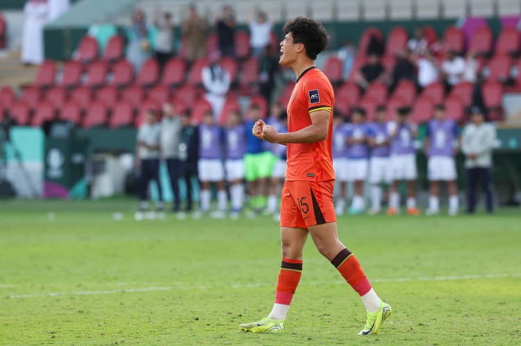 bsport-泰山带刀后卫！20岁彭啸2球U23国足头号射手 曾在中乙3连梅开二度